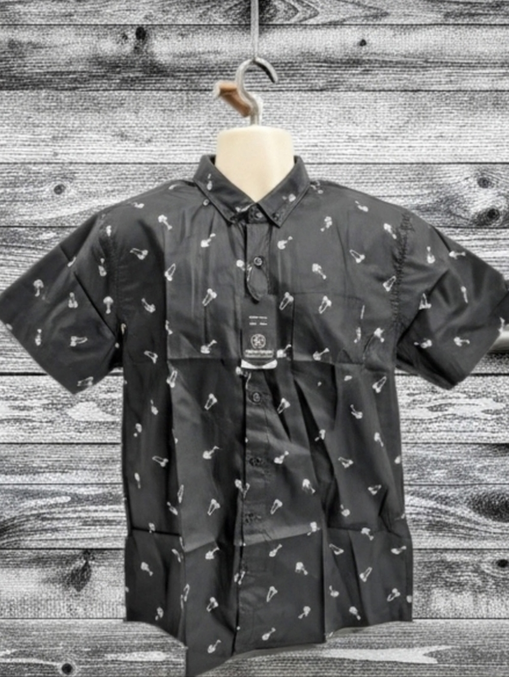 603.  Molokai Surf Co. Men's Black Palm Tree Print Button-Up - Large